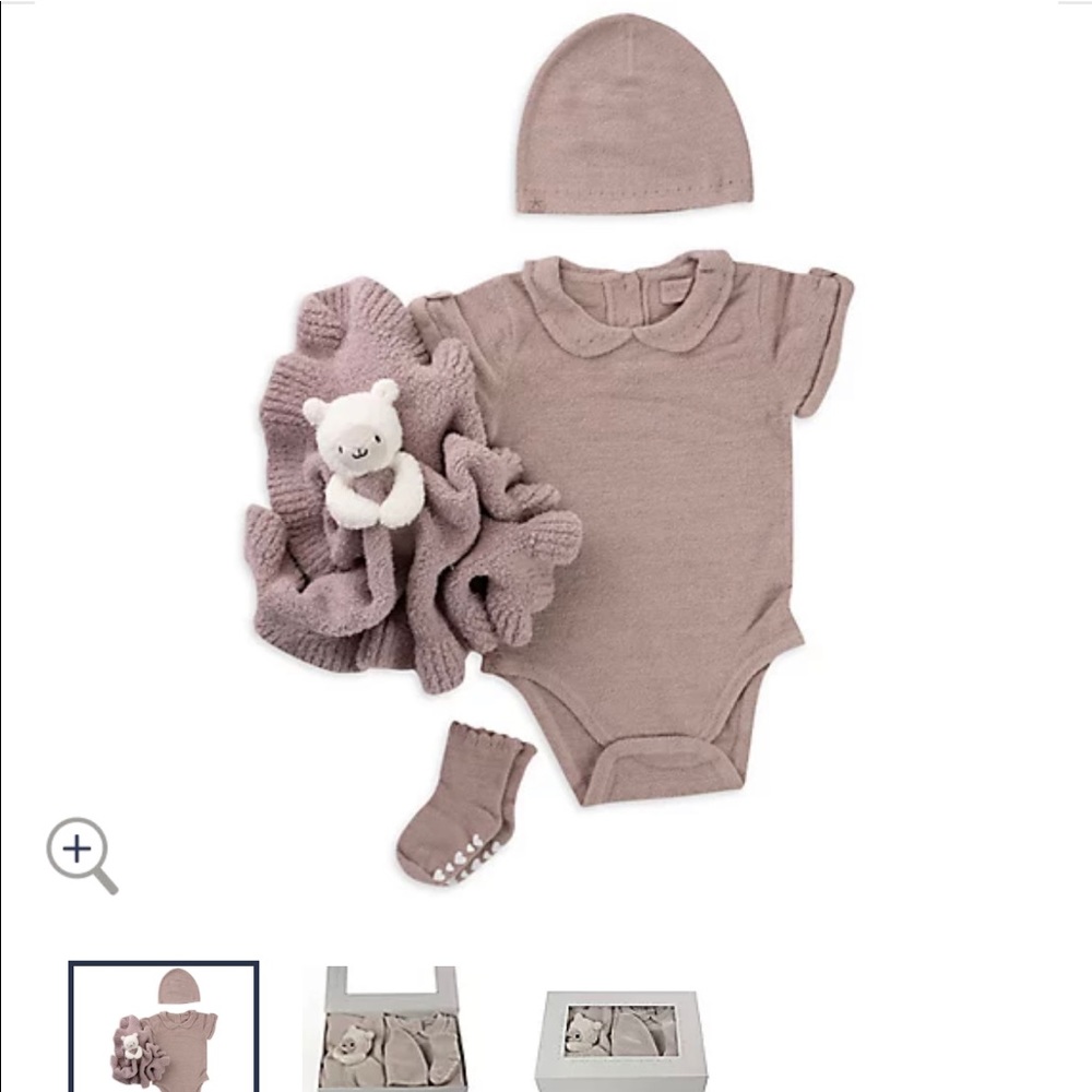 Barefoot dreams gift set